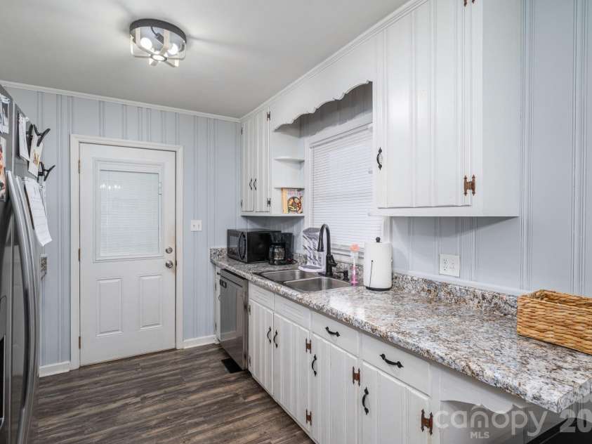 2173 Dale Avenue, Lincolnton, NC 28092.  MLS# CAR4376759, YatesRealty ID 18200. 