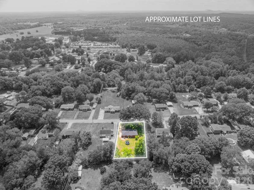2173 Dale Avenue, Lincolnton, NC 28092.  MLS# CAR4376759, YatesRealty ID 18200. 