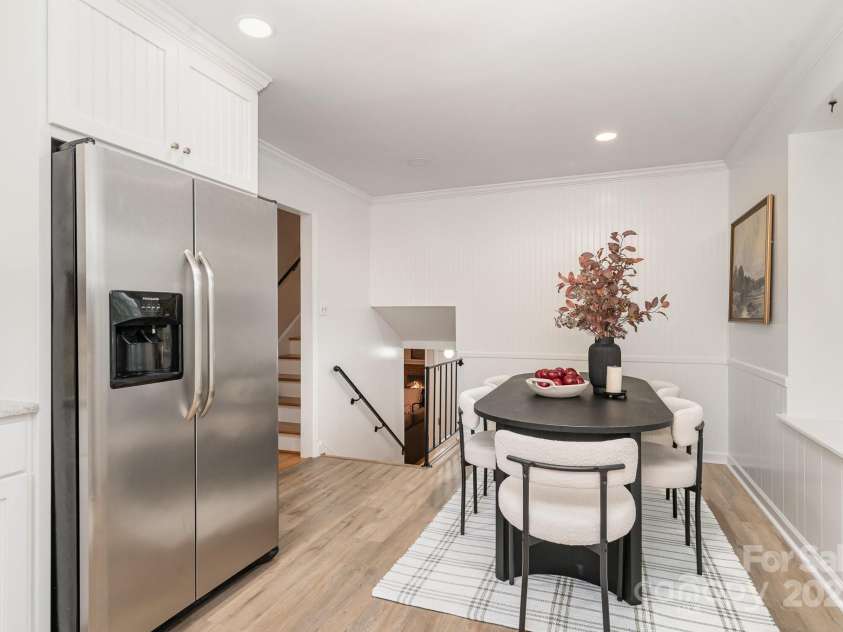 5329 Glenbrier Drive, Charlotte, NC 28212.  MLS# CAR4242222, YatesRealty ID 18202. 