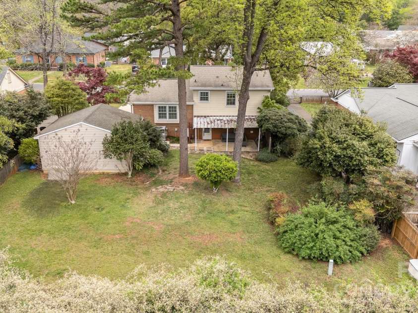 5329 Glenbrier Drive, Charlotte, NC 28212.  MLS# CAR4242222, YatesRealty ID 18202. 