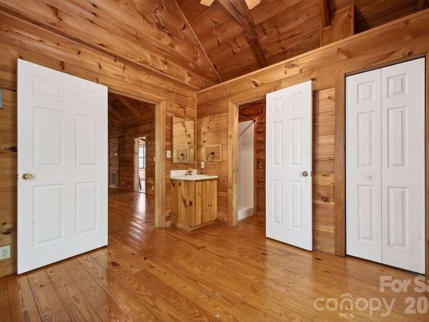 276 Oleta Mill Trail, Hendersonville, NC 28792.  MLS# CAR4372008, YatesRealty ID 18205. 