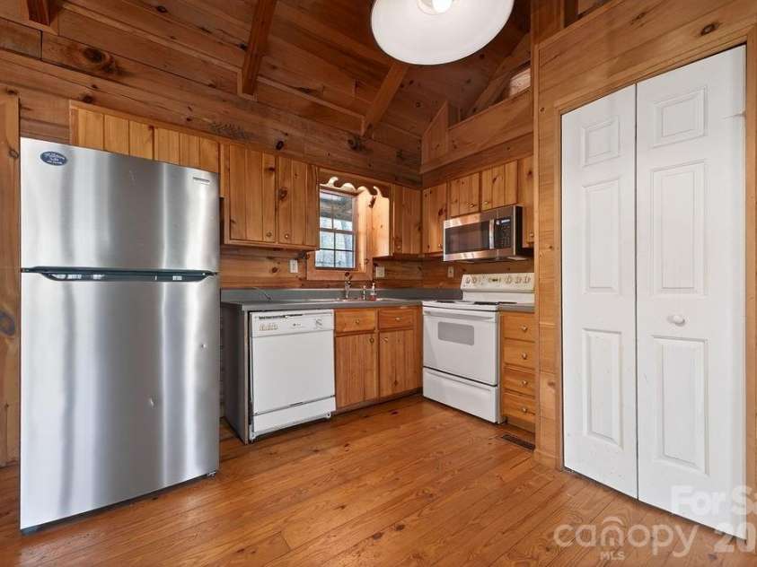 276 Oleta Mill Trail, Hendersonville, NC 28792.  MLS# CAR4372008, YatesRealty ID 18205. 