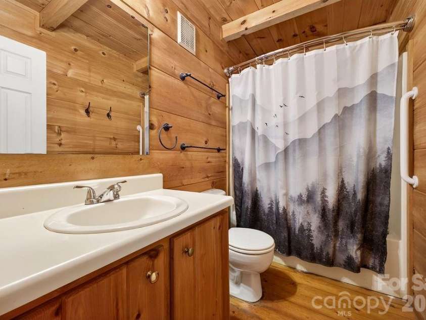 276 Oleta Mill Trail, Hendersonville, NC 28792.  MLS# CAR4372008, YatesRealty ID 18205. 