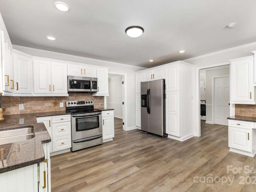 781 Summerwood Drive, Rock Hill, SC 29732.  MLS# CAR4249664, YatesRealty ID 18205. Kitchen