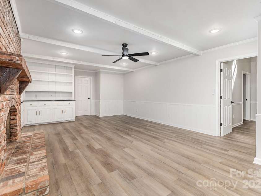 781 Summerwood Drive, Rock Hill, SC 29732.  MLS# CAR4249664, YatesRealty ID 18205. Living Room