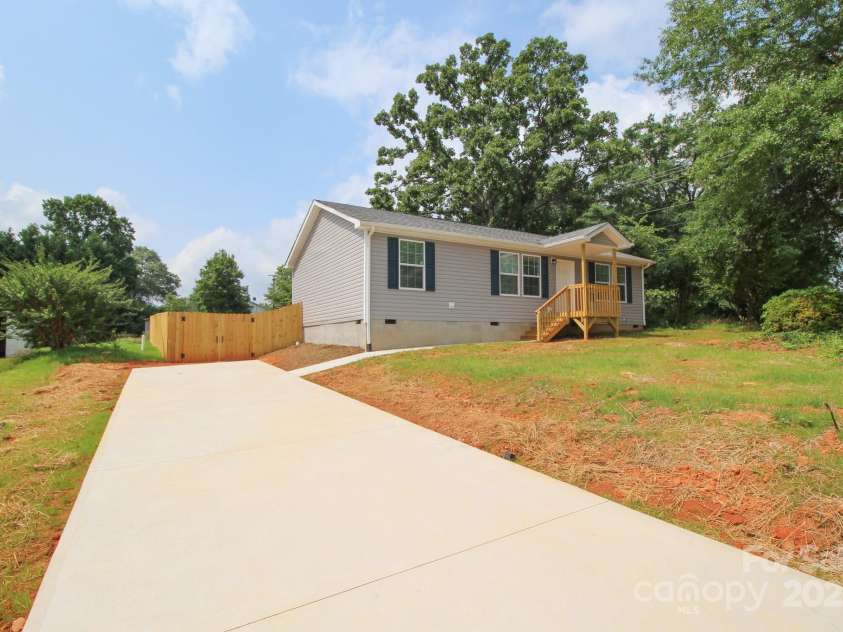205 Church Street, Morganton, NC 28655.  MLS# CAR4267511, YatesRealty ID 18206. 