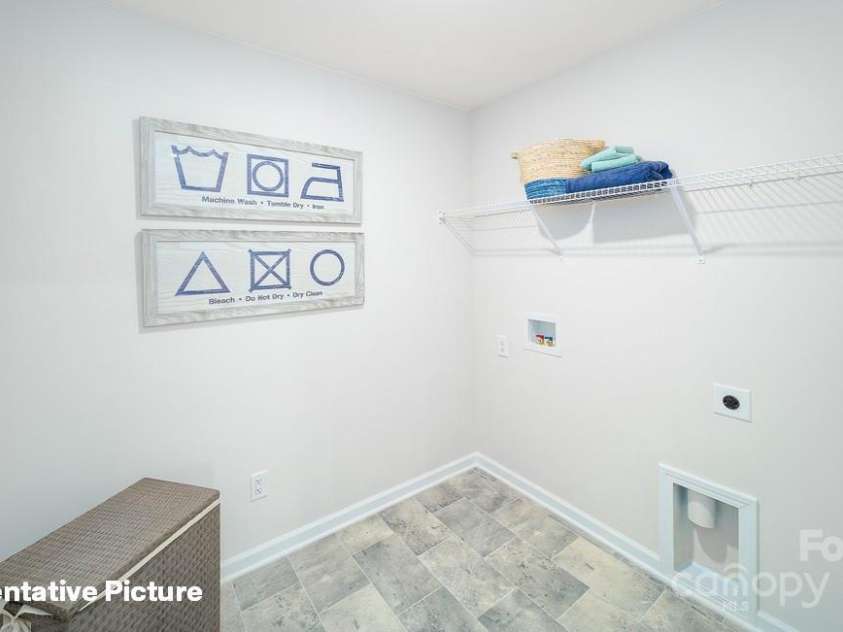 6617 Barcelona Way, Charlotte, NC 28214.  MLS# CAR4239569, YatesRealty ID 18207. 