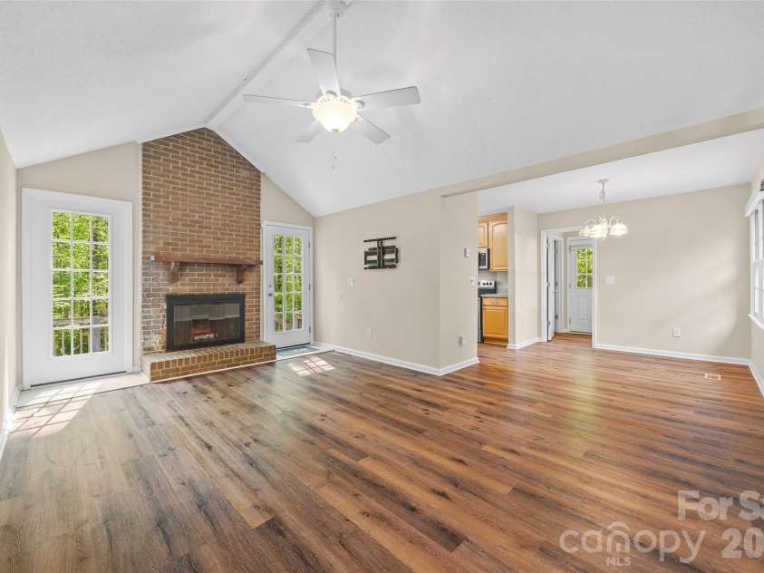 7201 Tall Tree Lane, Charlotte, NC 28214.  MLS# CAR4369205, YatesRealty ID 18207. 