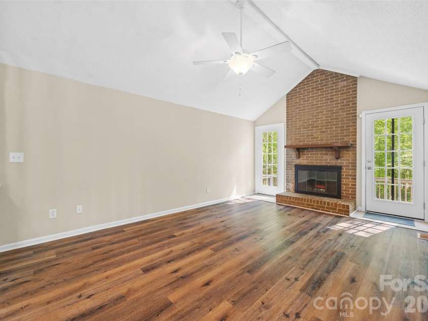 7201 Tall Tree Lane, Charlotte, NC 28214.  MLS# CAR4369205, YatesRealty ID 18207. 