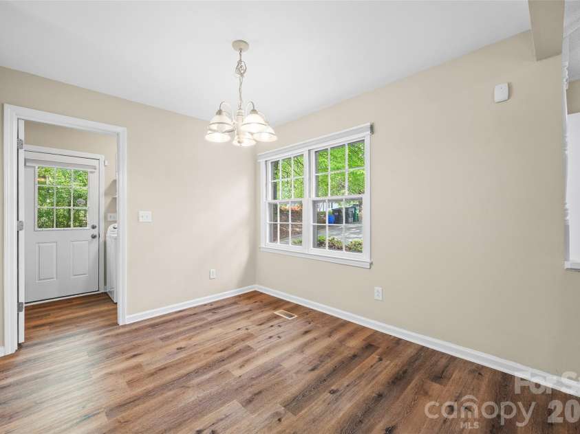 7201 Tall Tree Lane, Charlotte, NC 28214.  MLS# CAR4369205, YatesRealty ID 18207. 