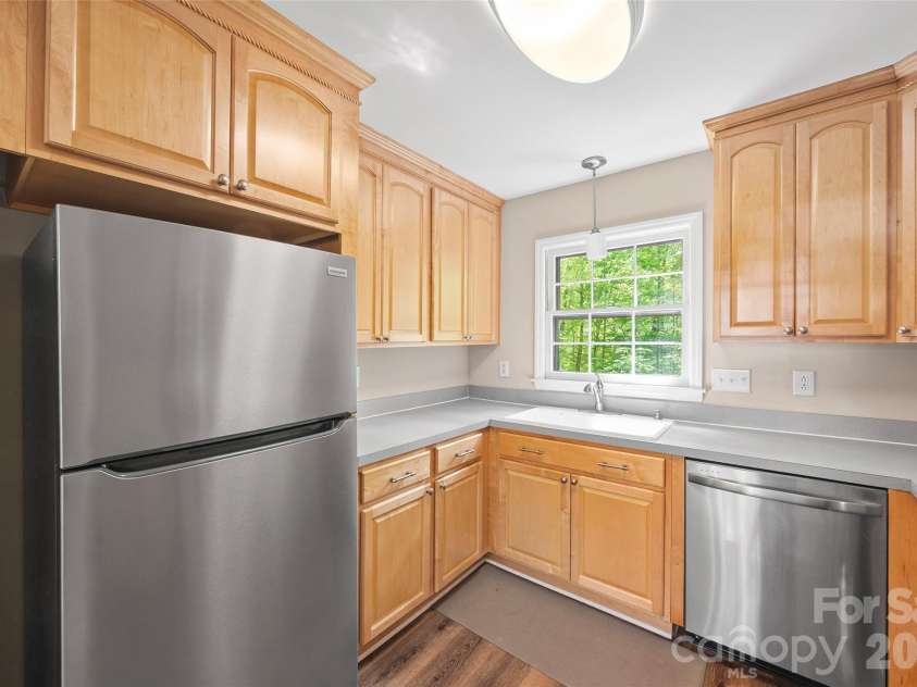 7201 Tall Tree Lane, Charlotte, NC 28214.  MLS# CAR4369205, YatesRealty ID 18207. 