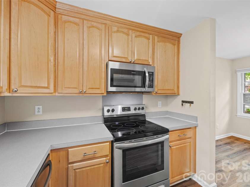 7201 Tall Tree Lane, Charlotte, NC 28214.  MLS# CAR4369205, YatesRealty ID 18207. 
