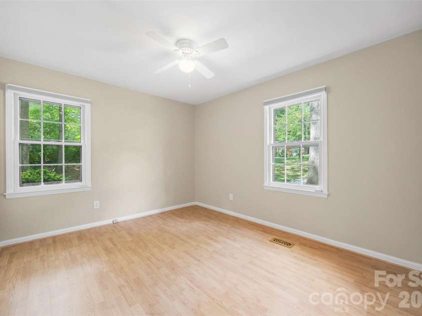 7201 Tall Tree Lane, Charlotte, NC 28214.  MLS# CAR4369205, YatesRealty ID 18207. 