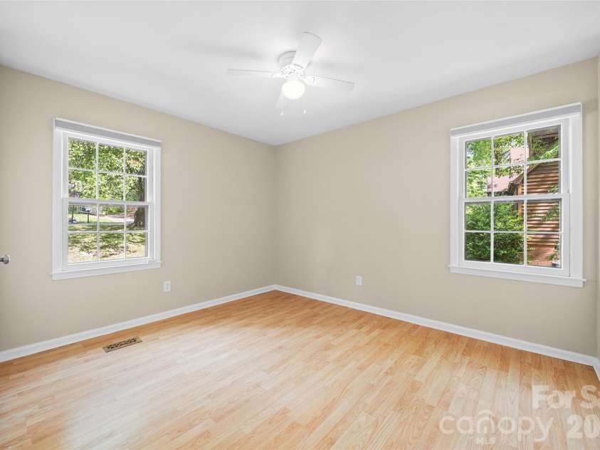 7201 Tall Tree Lane, Charlotte, NC 28214.  MLS# CAR4369205, YatesRealty ID 18207. 