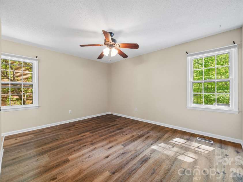 7201 Tall Tree Lane, Charlotte, NC 28214.  MLS# CAR4369205, YatesRealty ID 18207. 