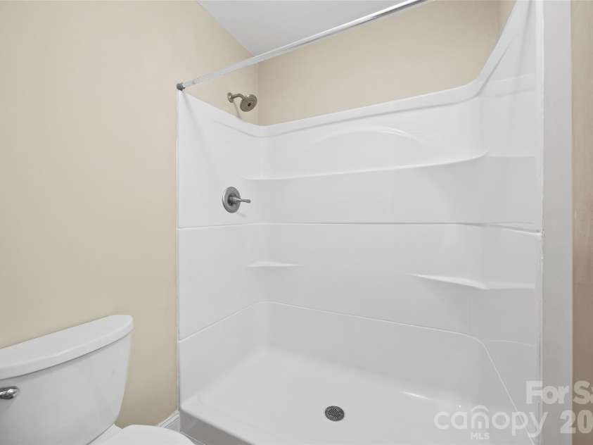 7201 Tall Tree Lane, Charlotte, NC 28214.  MLS# CAR4369205, YatesRealty ID 18207. 