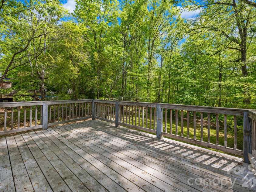 7201 Tall Tree Lane, Charlotte, NC 28214.  MLS# CAR4369205, YatesRealty ID 18207. 