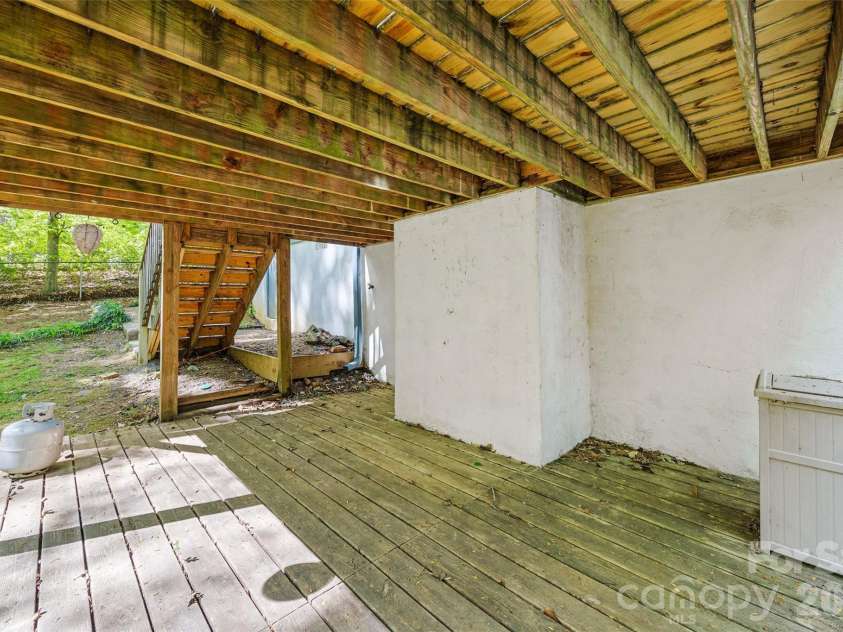 7201 Tall Tree Lane, Charlotte, NC 28214.  MLS# CAR4369205, YatesRealty ID 18207. 
