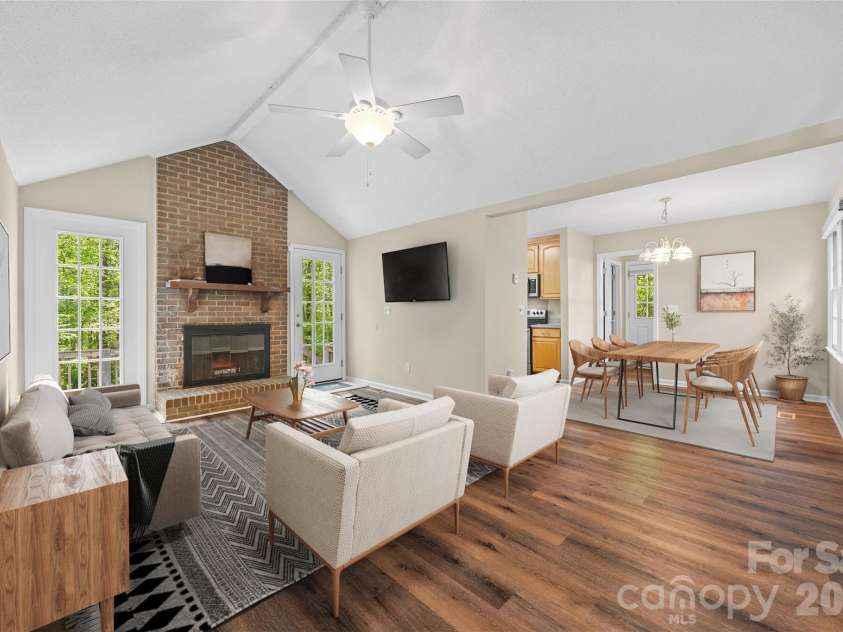 7201 Tall Tree Lane, Charlotte, NC 28214.  MLS# CAR4369205, YatesRealty ID 18207. VIRTUALLY STAGED