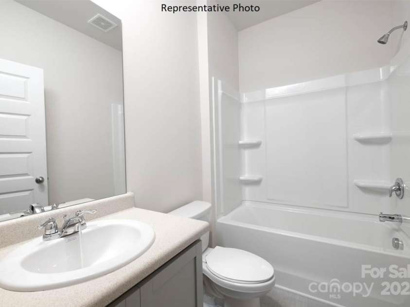 6613 Barcelona Way, Charlotte, NC 28214.  MLS# CAR4239591, YatesRealty ID 18208. 