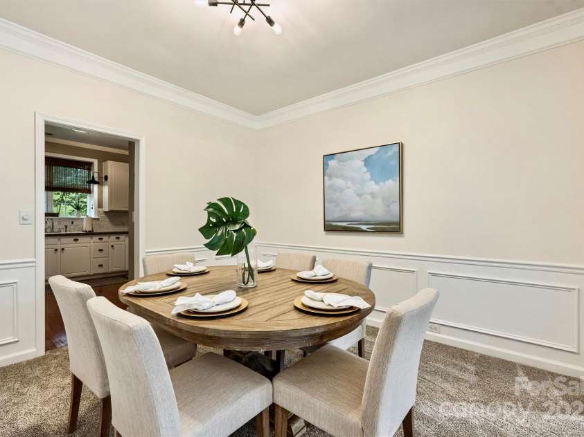 14203 Queens Carriage Place, Charlotte, NC 28278.  MLS# CAR4267969, YatesRealty ID 18209. 