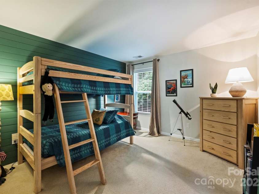 14203 Queens Carriage Place, Charlotte, NC 28278.  MLS# CAR4267969, YatesRealty ID 18209. 