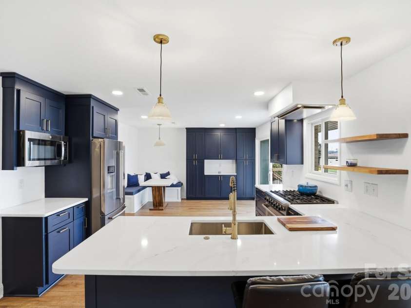 332 Shoreline Loop, Mooresville, NC 28117.  MLS# CAR4418767, YatesRealty ID 18209. 