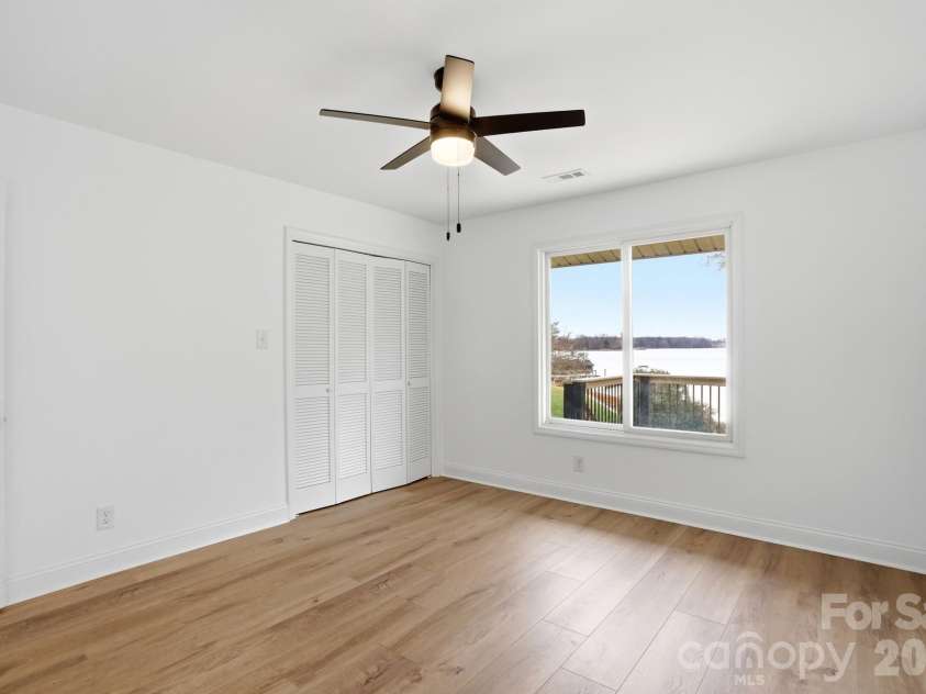 332 Shoreline Loop, Mooresville, NC 28117.  MLS# CAR4418767, YatesRealty ID 18209. 