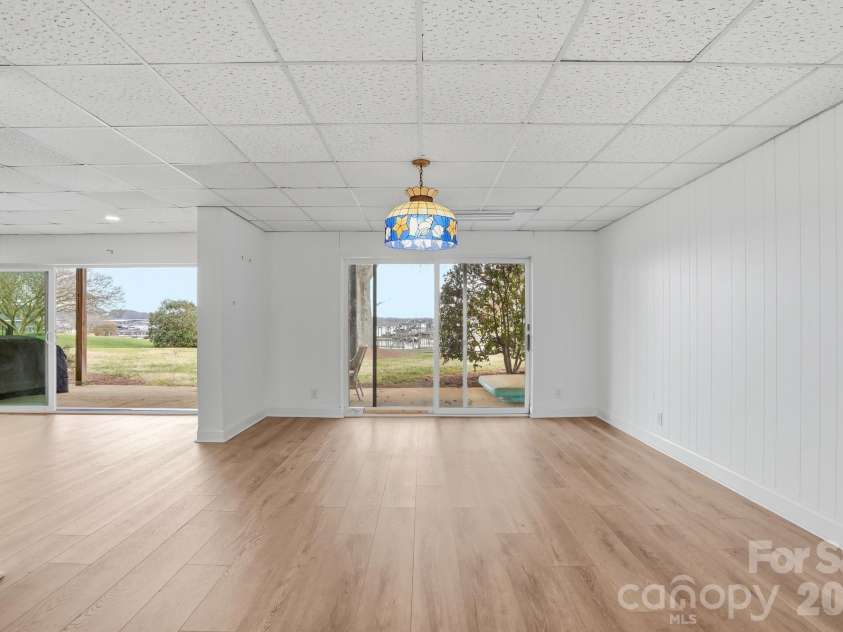 332 Shoreline Loop, Mooresville, NC 28117.  MLS# CAR4418767, YatesRealty ID 18209. 