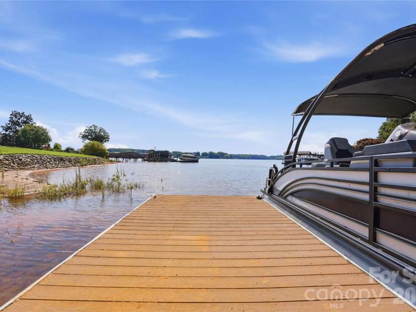 332 Shoreline Loop, Mooresville, NC 28117.  MLS# CAR4418767, YatesRealty ID 18209. 