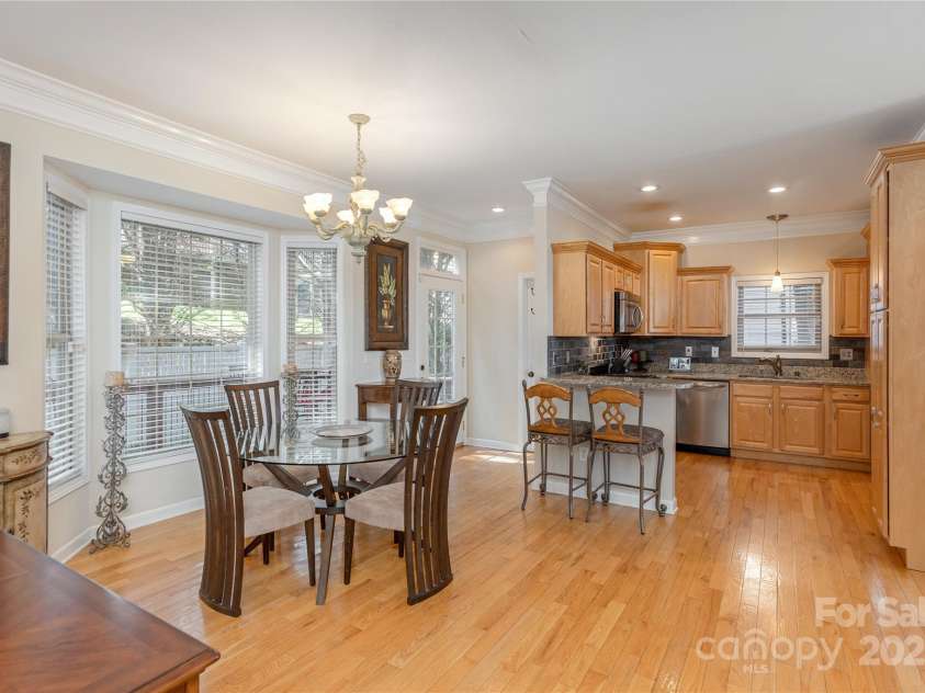 219 Rivercrest Boulevard, Arden, NC 28704.  MLS# CAR4124983, YatesRealty ID 1821. Breakfast Nook and Breakfast Bar