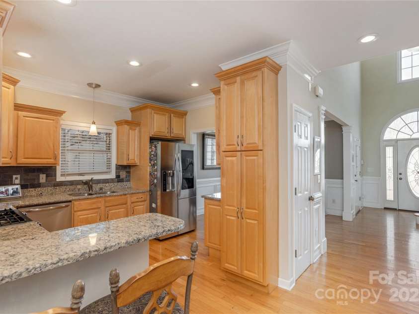 219 Rivercrest Boulevard, Arden, NC 28704.  MLS# CAR4124983, YatesRealty ID 1821. Lots of Cabinets
