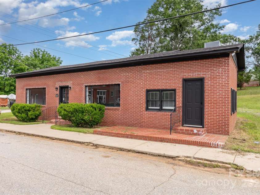 412 Flat Drive, Buffalo, SC 29321.  MLS# CAR4249605, YatesRealty ID 18210. 