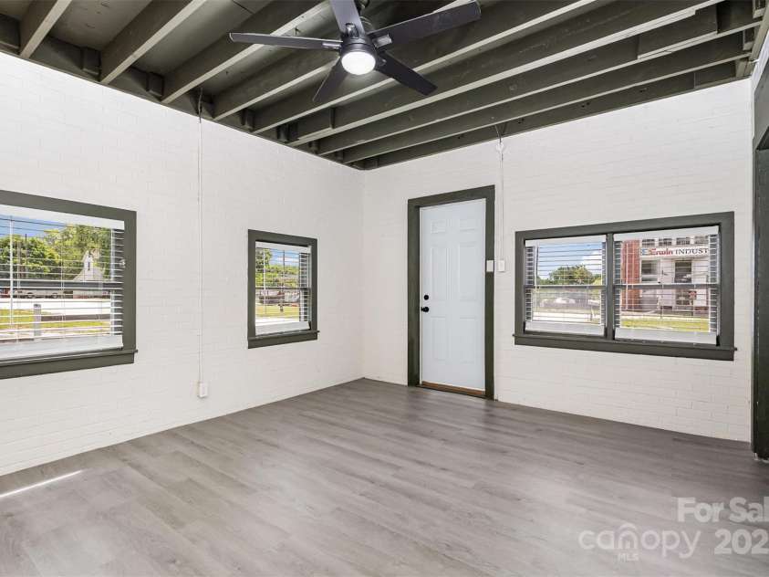 412 Flat Drive, Buffalo, SC 29321.  MLS# CAR4249605, YatesRealty ID 18210. 