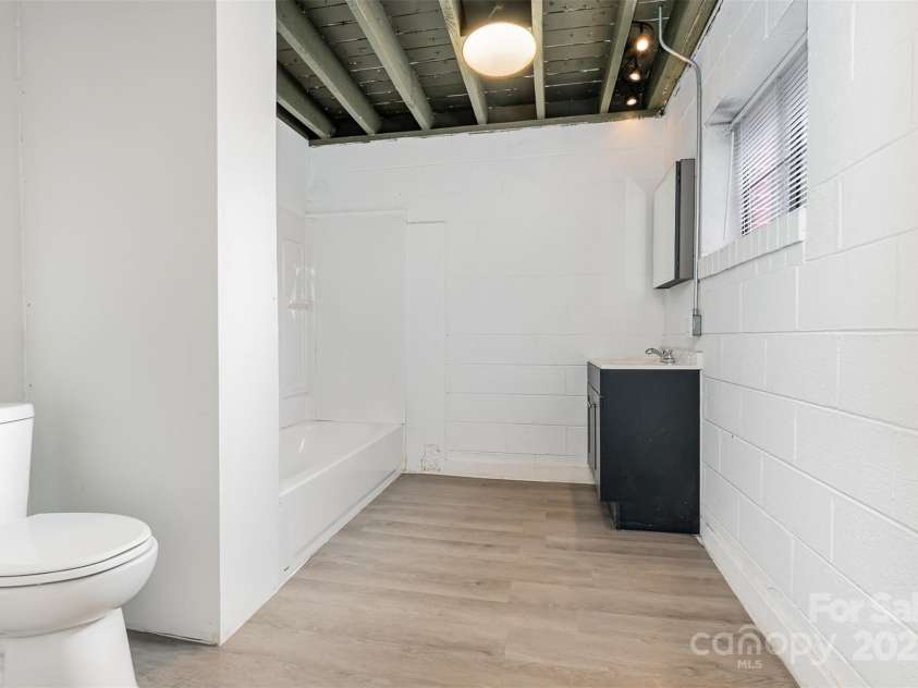 412 Flat Drive, Buffalo, SC 29321.  MLS# CAR4249605, YatesRealty ID 18210. 