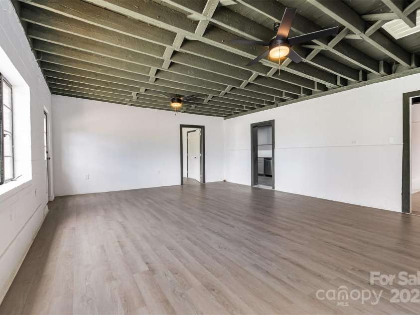 412 Flat Drive, Buffalo, SC 29321.  MLS# CAR4249605, YatesRealty ID 18210. 