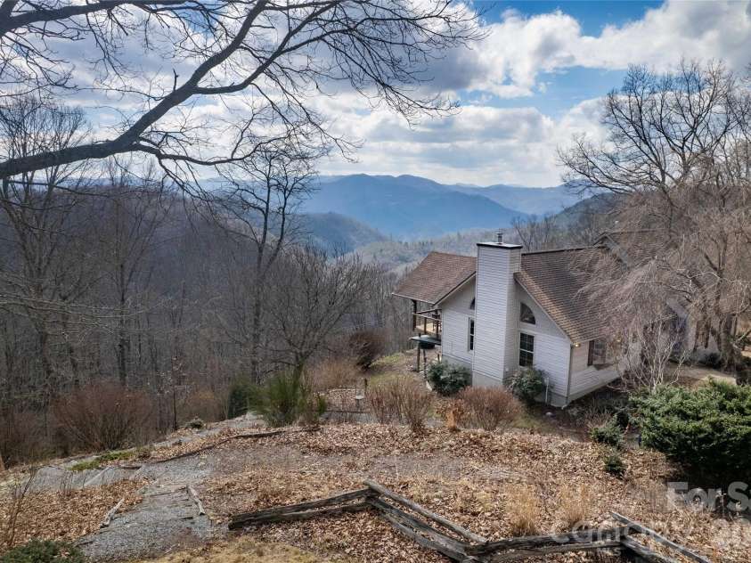 149 Windy Hill Circle, Tuckasegee, NC 28783.  MLS# CAR4348981, YatesRealty ID 18211. 