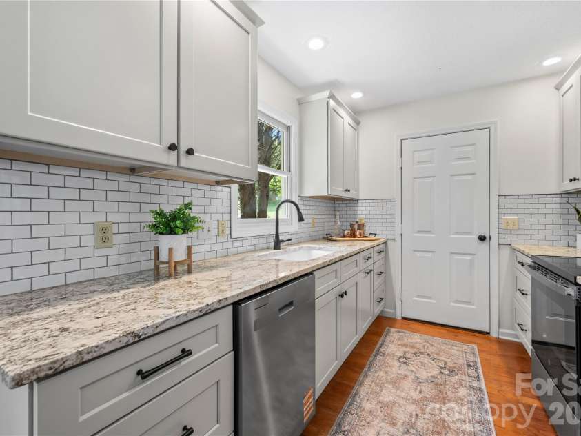 10 Orchard Place, Weaverville, NC 28787.  MLS# CAR4362471, YatesRealty ID 18212. 