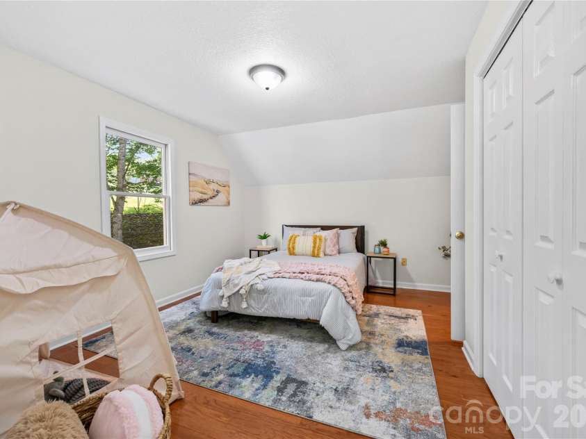10 Orchard Place, Weaverville, NC 28787.  MLS# CAR4362471, YatesRealty ID 18212. 