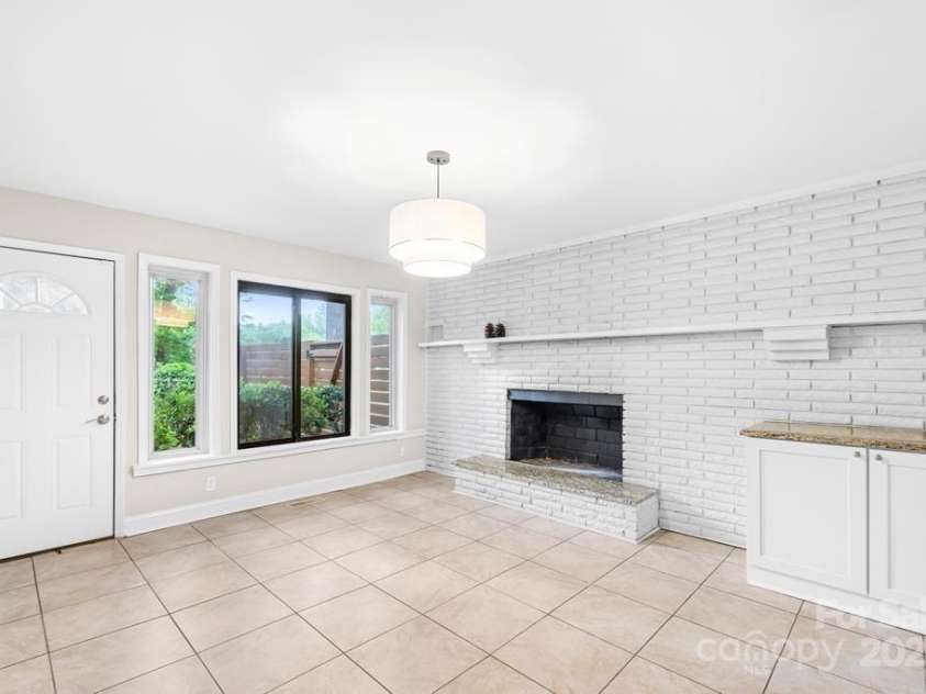 7022 Lakeside Drive, Charlotte, NC 28215.  MLS# CAR4264099, YatesRealty ID 18212. 