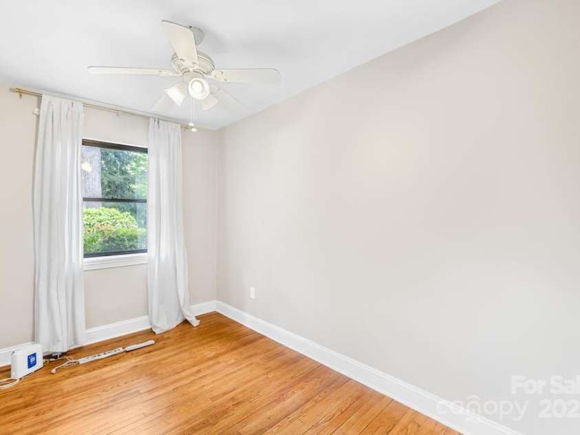 7022 Lakeside Drive, Charlotte, NC 28215.  MLS# CAR4264099, YatesRealty ID 18212. 