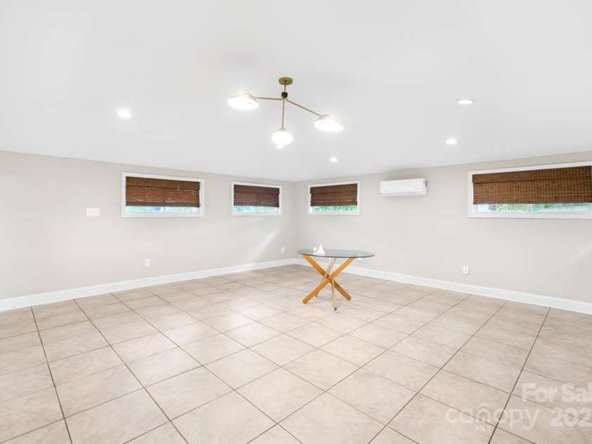 7022 Lakeside Drive, Charlotte, NC 28215.  MLS# CAR4264099, YatesRealty ID 18212. 