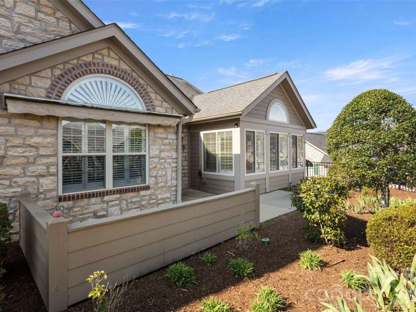 31 Braeburn Way, Flat Rock, NC 28731.  MLS# CAR4367118, YatesRealty ID 18213. 
