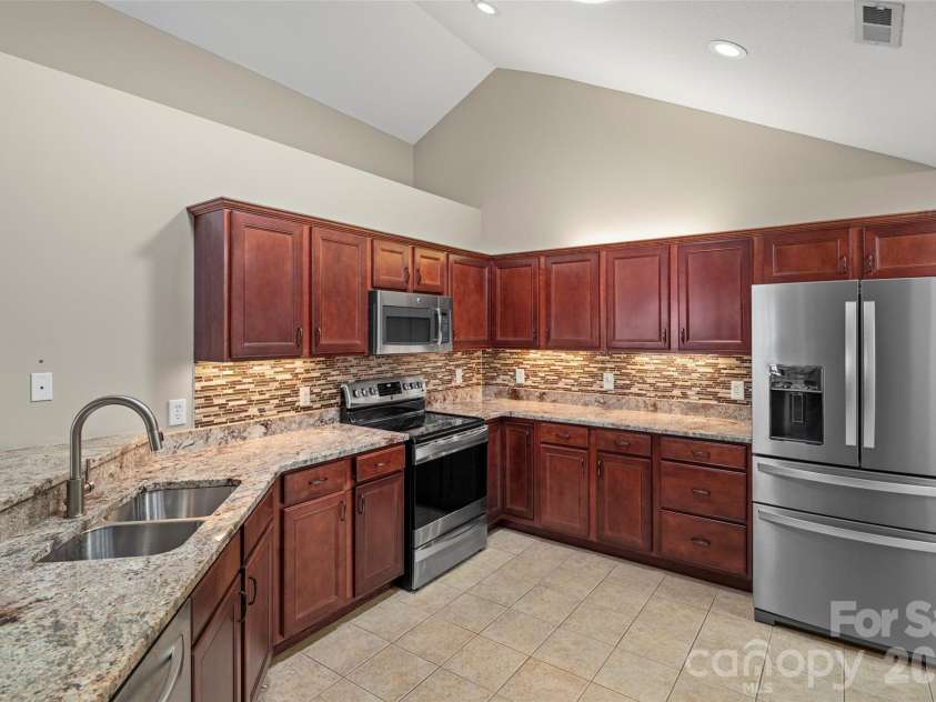 31 Braeburn Way, Flat Rock, NC 28731.  MLS# CAR4367118, YatesRealty ID 18213. 