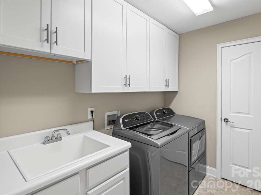 31 Braeburn Way, Flat Rock, NC 28731.  MLS# CAR4367118, YatesRealty ID 18213. 