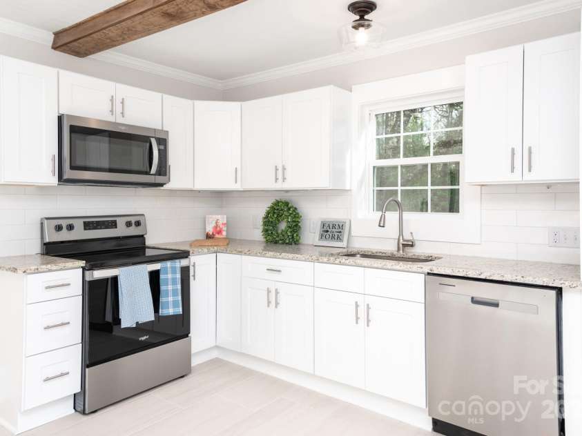 113 Elwood Street, Kannapolis, NC 28081.  MLS# CAR4266115, YatesRealty ID 18215. 