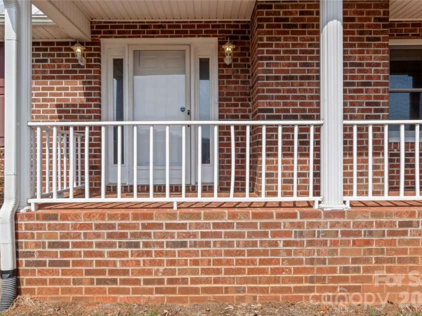 120 Skyline Drive, Elkin, NC 28621.  MLS# CAR4353904, YatesRealty ID 18215. 