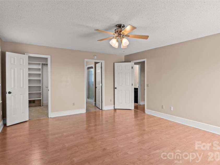120 Skyline Drive, Elkin, NC 28621.  MLS# CAR4353904, YatesRealty ID 18215. 