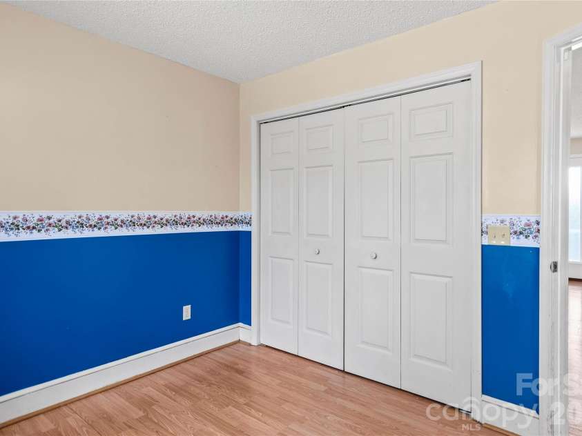 120 Skyline Drive, Elkin, NC 28621.  MLS# CAR4353904, YatesRealty ID 18215. 