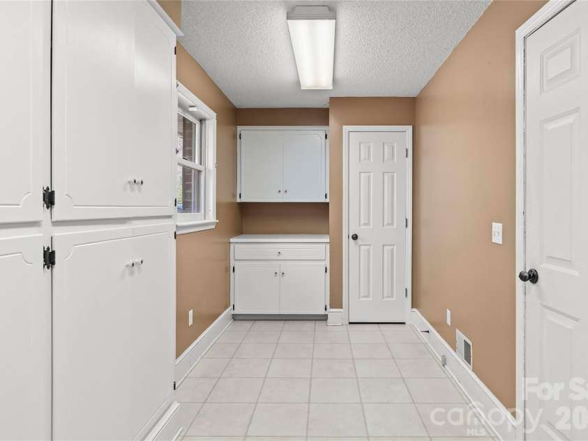 120 Skyline Drive, Elkin, NC 28621.  MLS# CAR4353904, YatesRealty ID 18215. 
